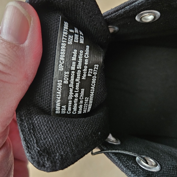 Shoe's size 6 boys nwt - Picture 8 of 9